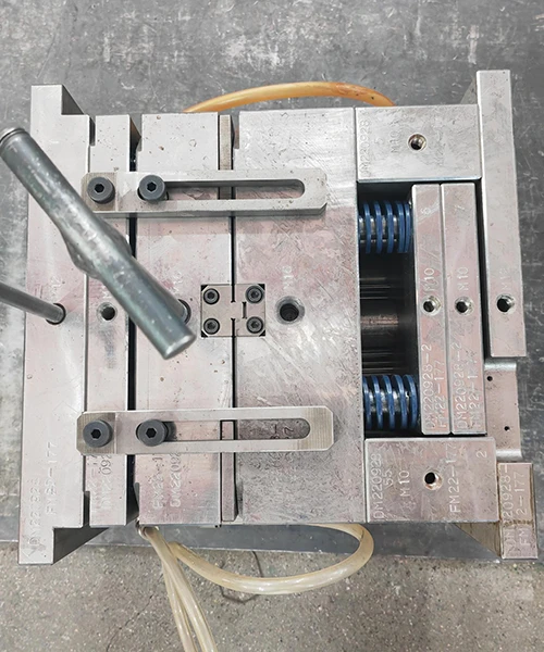 Three-Plate Mold